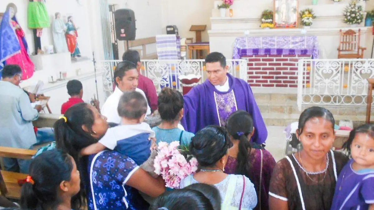 sacerdote llama a hacer penitencia 